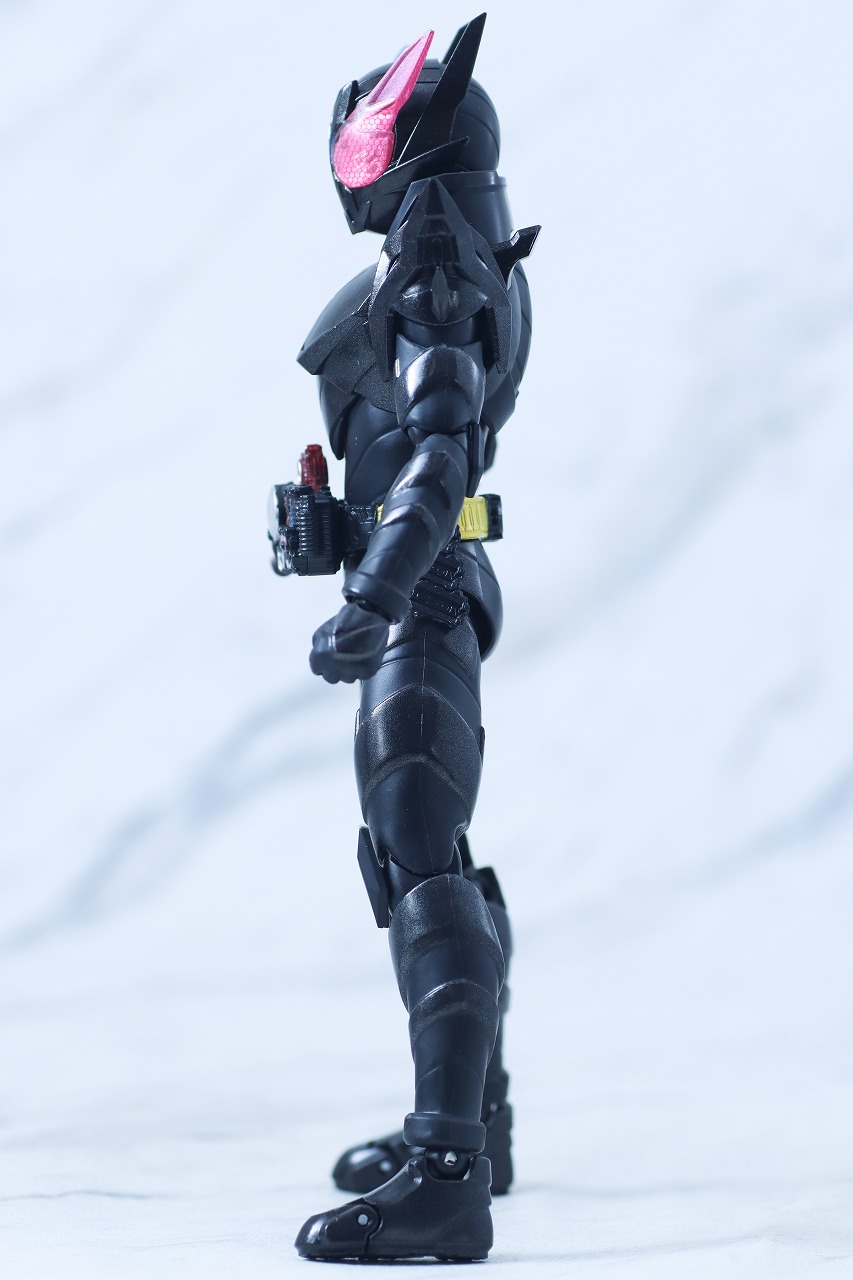 S.H.フィギュアーツ　仮面ライダービルド ラビットタンクハザードフォーム 平成ジェネレーション エディション　レビュー　本体