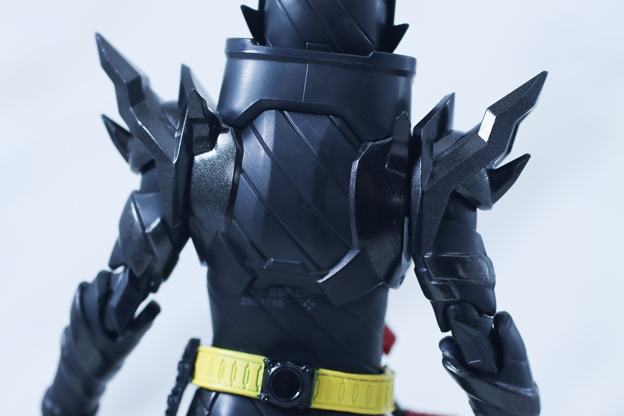 S.H.フィギュアーツ 仮面ライダービルド ラビットタンクハザードフォーム 平成ジェネレーション エディション レビュー 本体