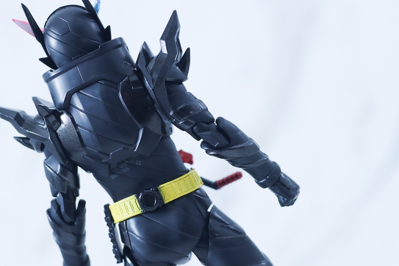 S.H.フィギュアーツ 仮面ライダービルド ラビットタンクハザードフォーム 平成ジェネレーション エディション レビュー 本体