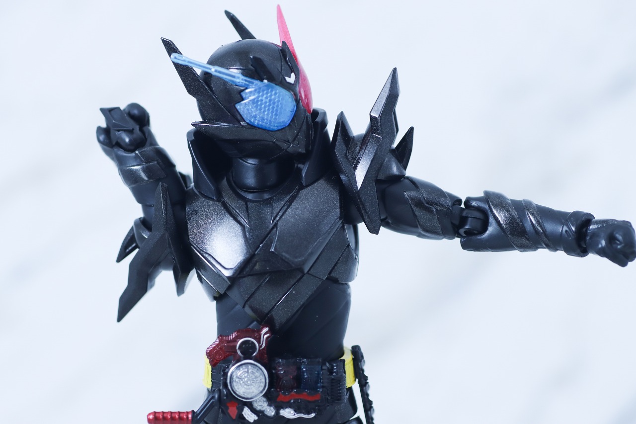 S.H.フィギュアーツ 仮面ライダービルド ラビットタンクハザードフォーム 平成ジェネレーション エディション レビュー 可動範囲