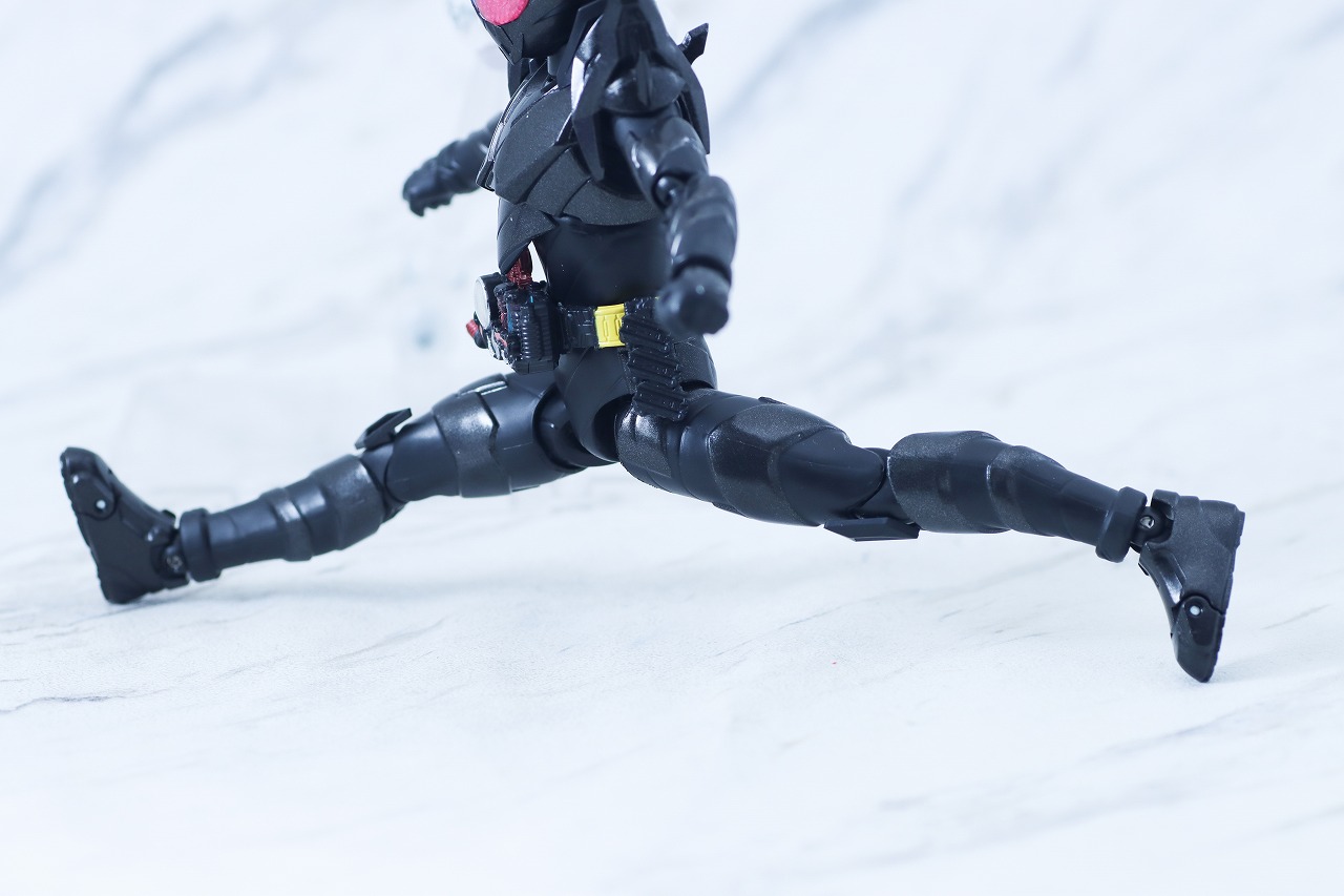 S.H.フィギュアーツ 仮面ライダービルド ラビットタンクハザードフォーム 平成ジェネレーション エディション レビュー 可動範囲