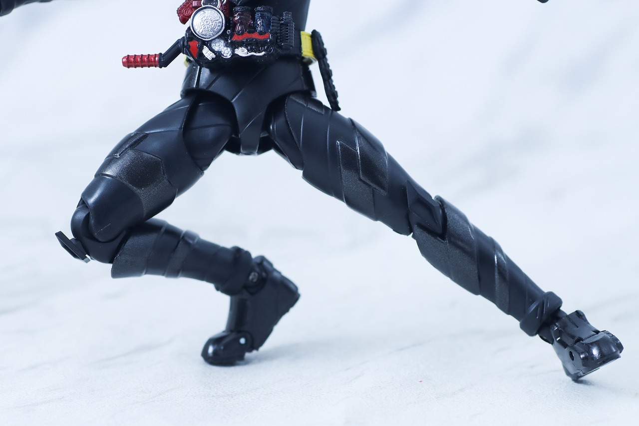 S.H.フィギュアーツ 仮面ライダービルド ラビットタンクハザードフォーム 平成ジェネレーション エディション レビュー 可動範囲