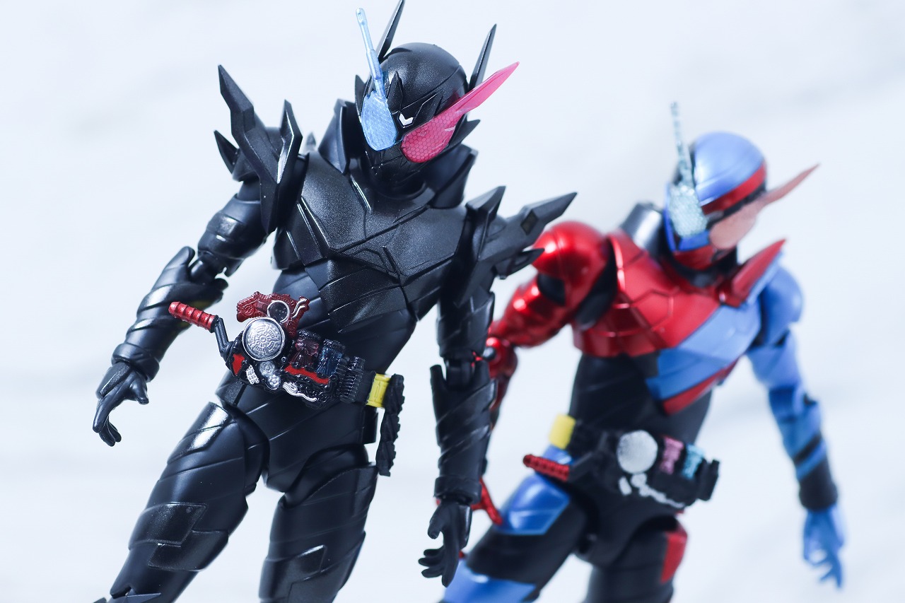 S.H.フィギュアーツ 仮面ライダービルド ラビットタンクハザードフォーム 平成ジェネレーション エディション レビュー アクション アクションフィギュアの仮面ライダービルド ラビットタンクフォーム