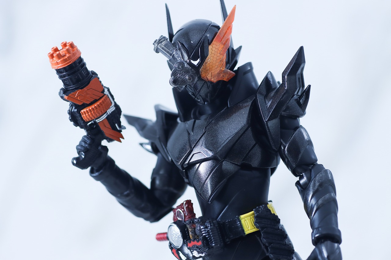 S.H.フィギュアーツ 仮面ライダービルド ラビットタンクハザードフォーム 平成ジェネレーション エディション レビュー アクション