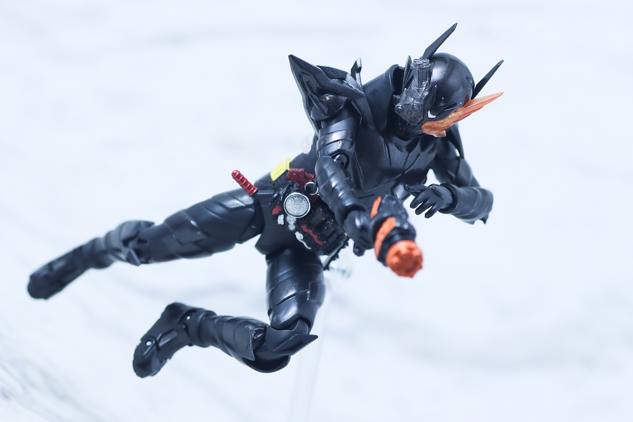 S.H.フィギュアーツ 仮面ライダービルド ラビットタンクハザードフォーム 平成ジェネレーション エディション レビュー アクション