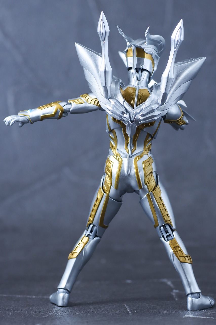 S.H.フィギュアーツ　ウルティメイトシャイニングウルトラマンゼロ ニュージェネ スターズVer.　レビュー　本体