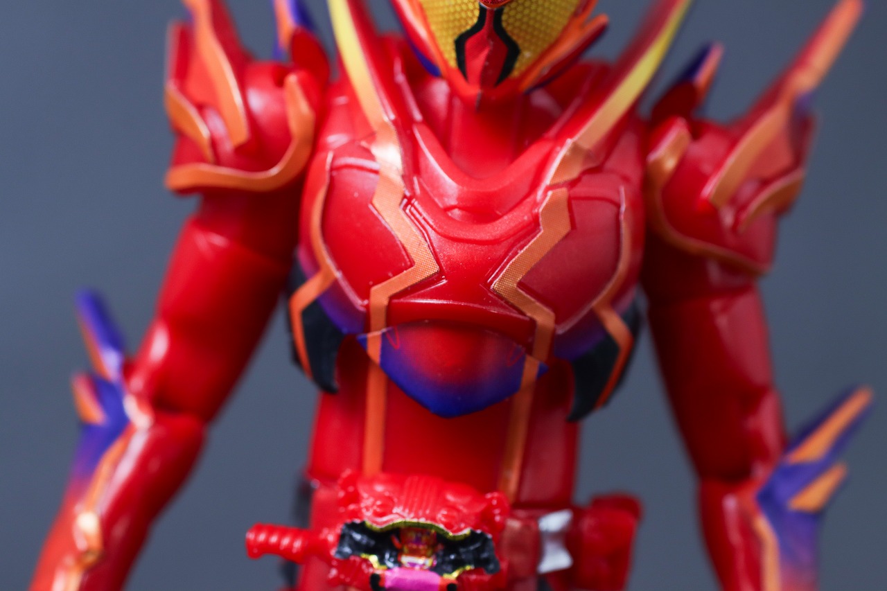 装動　仮面ライダーガヴ アメイジングミフォーム　レビュー　本体