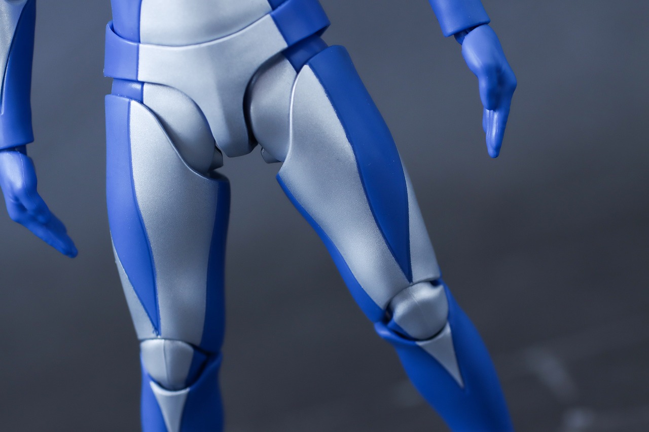 S.H.フィギュアーツ　ウルトラマンコスモス ルナモード　レビュー　本体