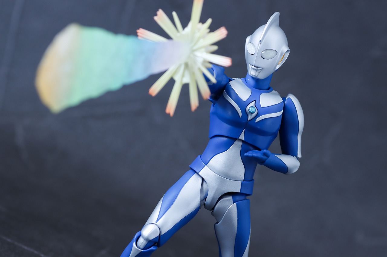 S.H.フィギュアーツ　ウルトラマンコスモス ルナモード　レビュー　アクション