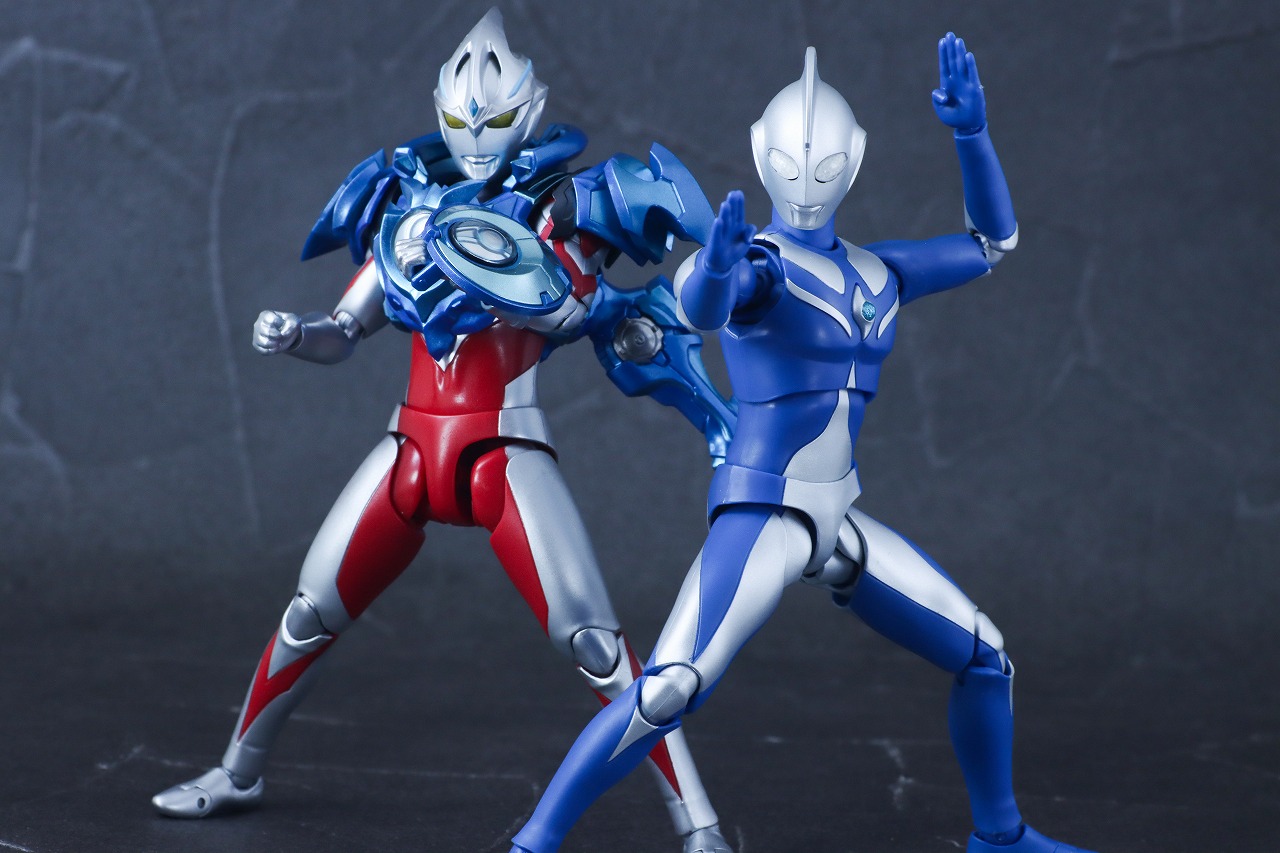 S.H.フィギュアーツ　ウルトラマンコスモス ルナモード　レビュー　アクション　ウルトラマンアーク　ルーナアーマー