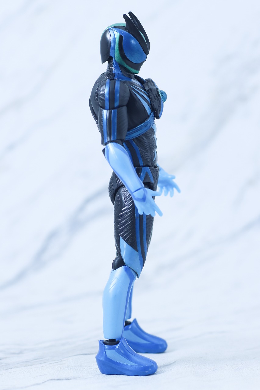 仮面ライダーアクションフィギュア　仮面ライダーゼッツ テクノロムストリーム　レビュー　本体