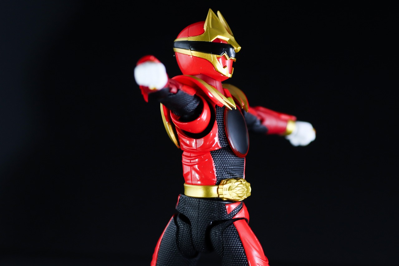 S.H.フィギュアーツ ゴジュウルフ レビュー 可動範囲