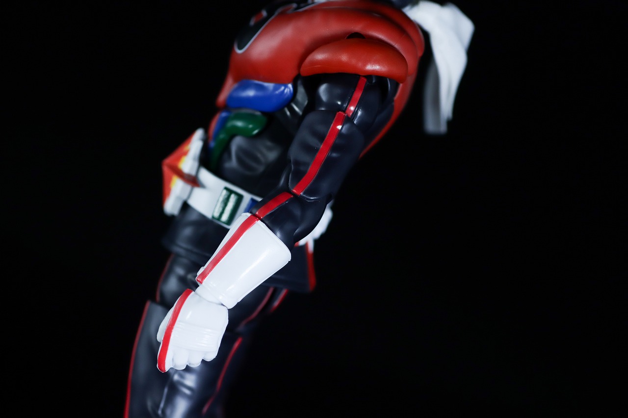 S.H.フィギュアーツ 真骨彫製法　仮面ライダーストロンガー　レビュー　本体