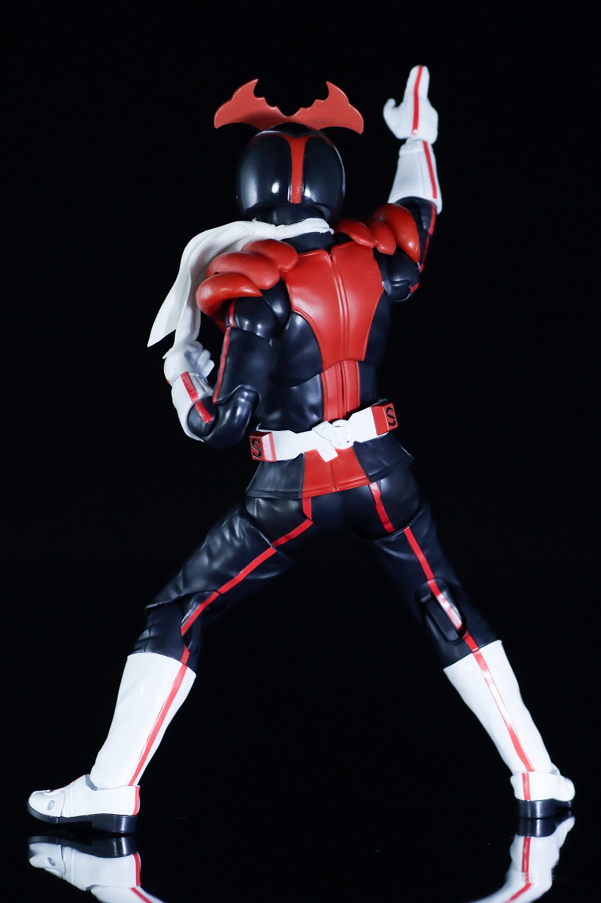 S.H.フィギュアーツ 真骨彫製法　仮面ライダーストロンガー　レビュー　本体