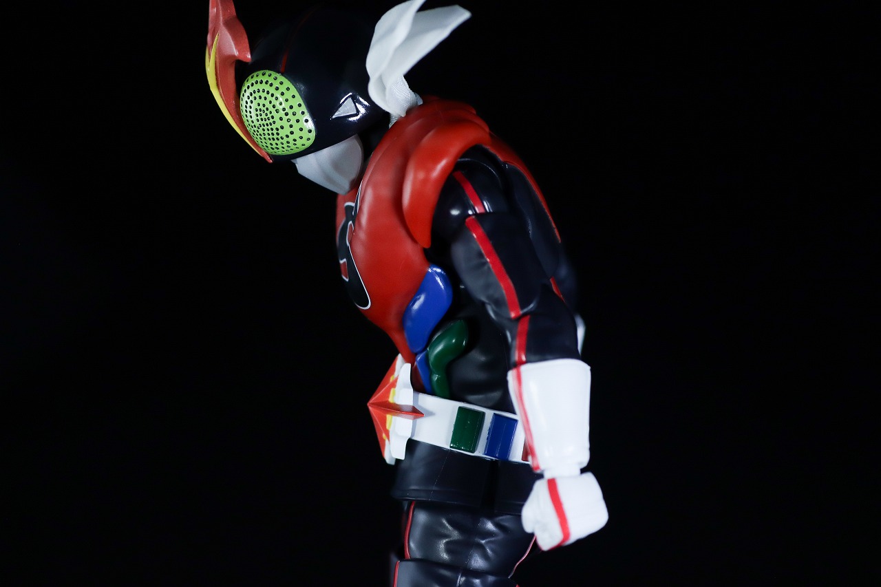 S.H.フィギュアーツ 真骨彫製法　仮面ライダーストロンガー　レビュー　可動範囲