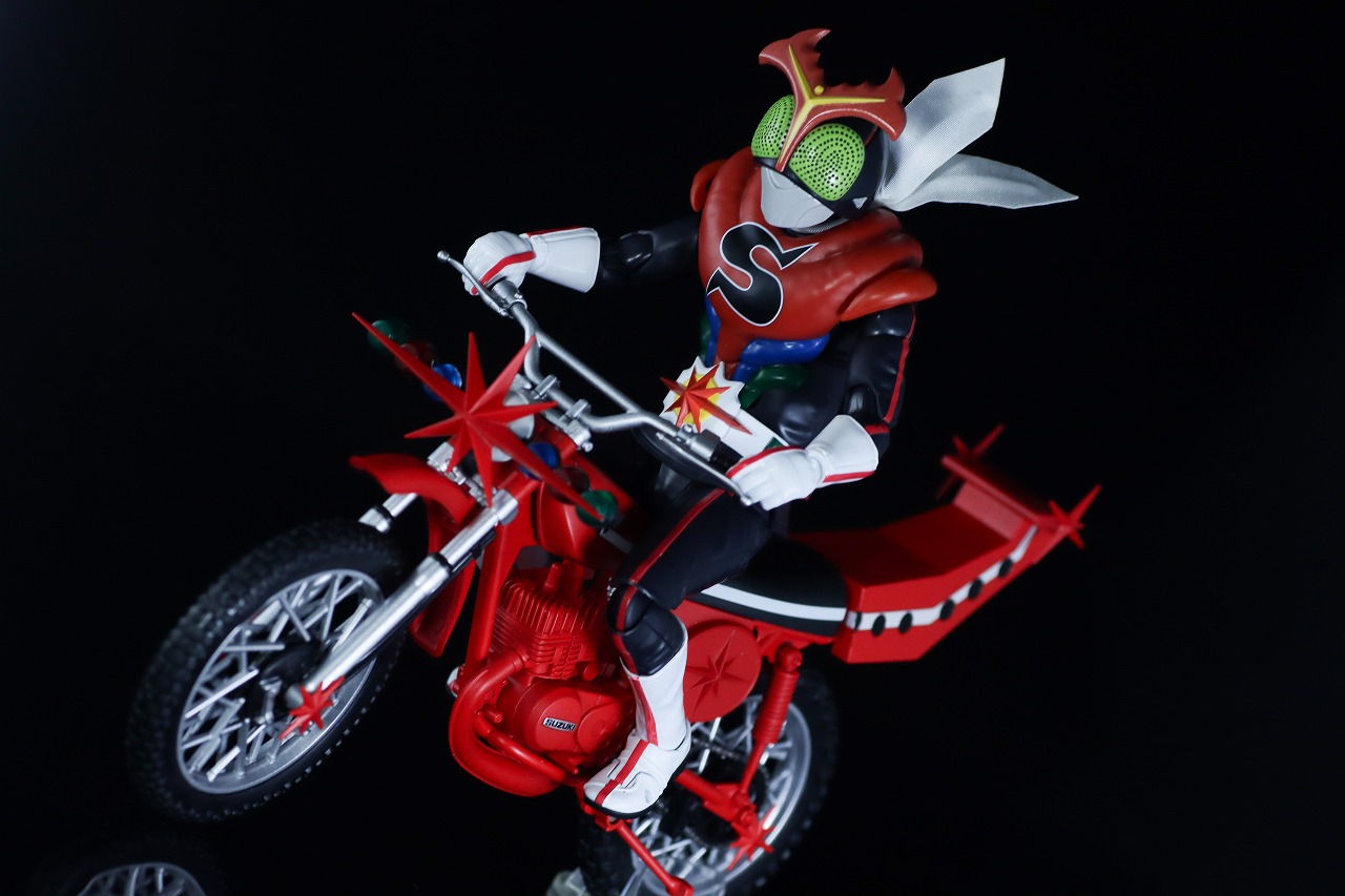 S.H.フィギュアーツ 真骨彫製法　仮面ライダーストロンガー　レビュー　アクション　カブトロー