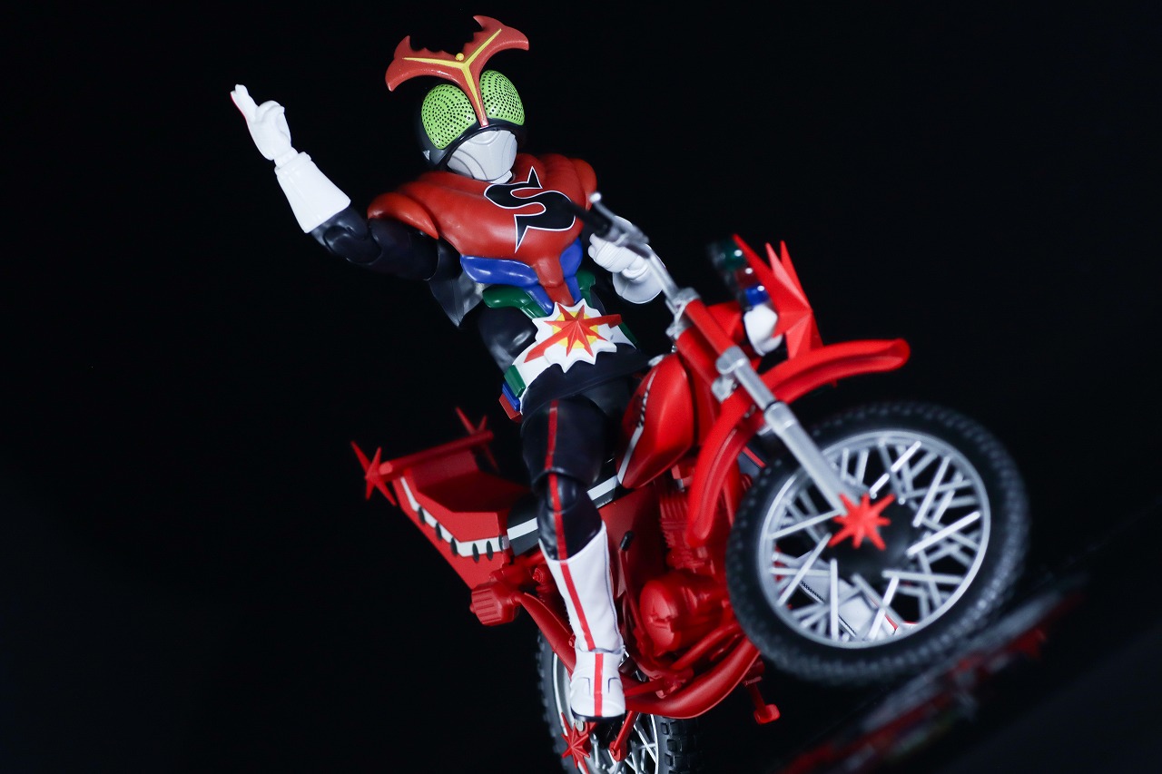 S.H.フィギュアーツ 真骨彫製法　仮面ライダーストロンガー　レビュー　アクション　カブトロー