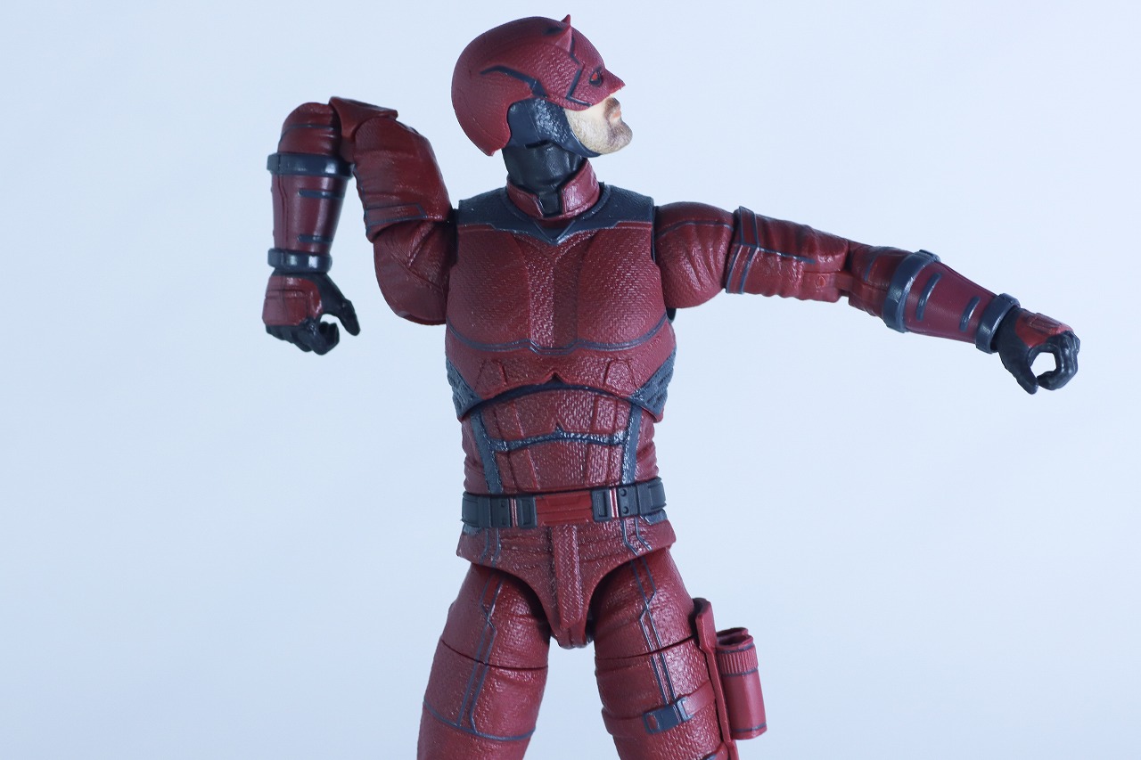 マーベルレジェンド　デアデビル（デアデビル：ボーン・アゲイン）　レビュー　可動範囲