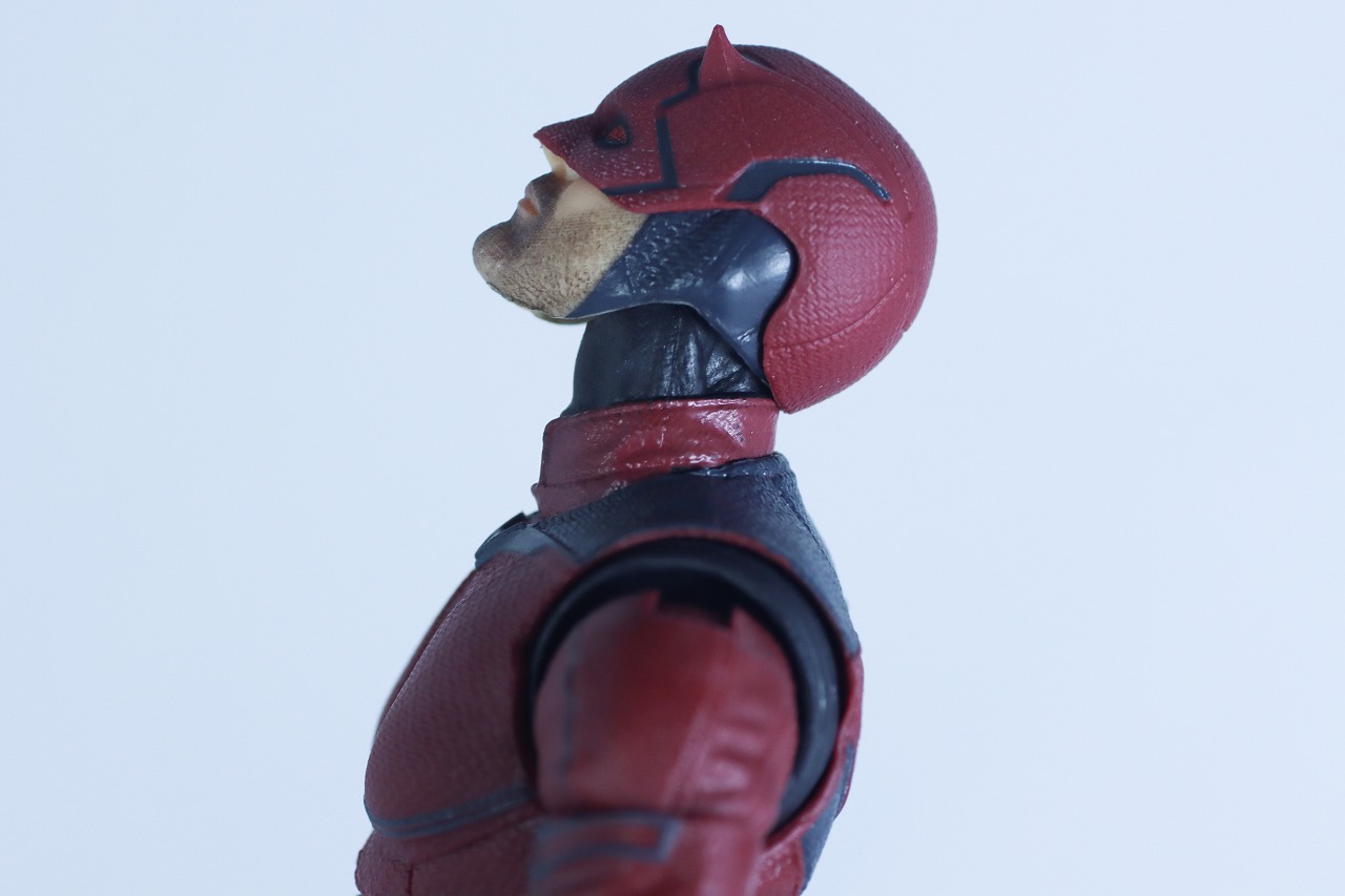 マーベルレジェンド　デアデビル（デアデビル：ボーン・アゲイン）　レビュー　可動範囲