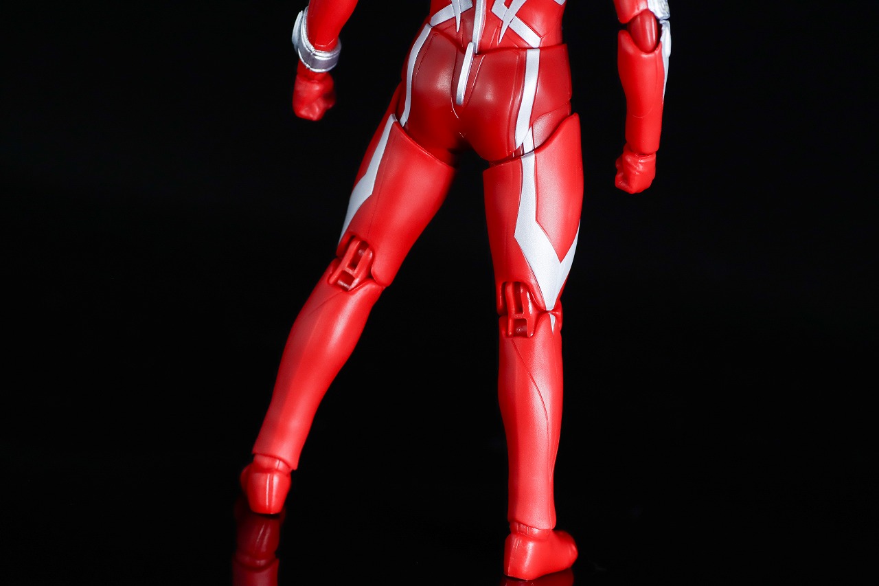 S.H.フィギュアーツ　ウルトラマンゼロ ワイルドバースト　レビュー　本体