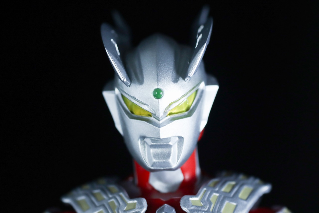S.H.フィギュアーツ　ウルトラマンゼロ ワイルドバースト　レビュー　本体