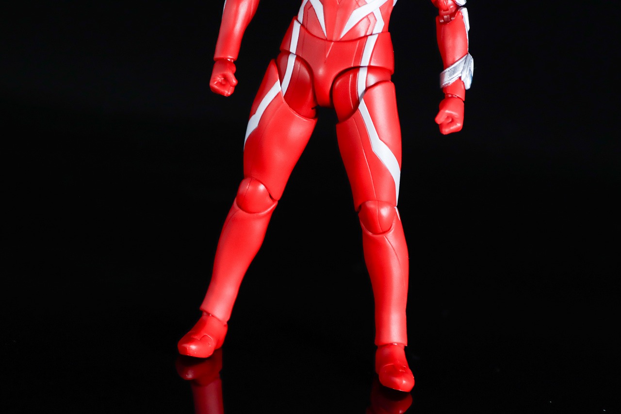 S.H.フィギュアーツ　ウルトラマンゼロ ワイルドバースト　レビュー　本体