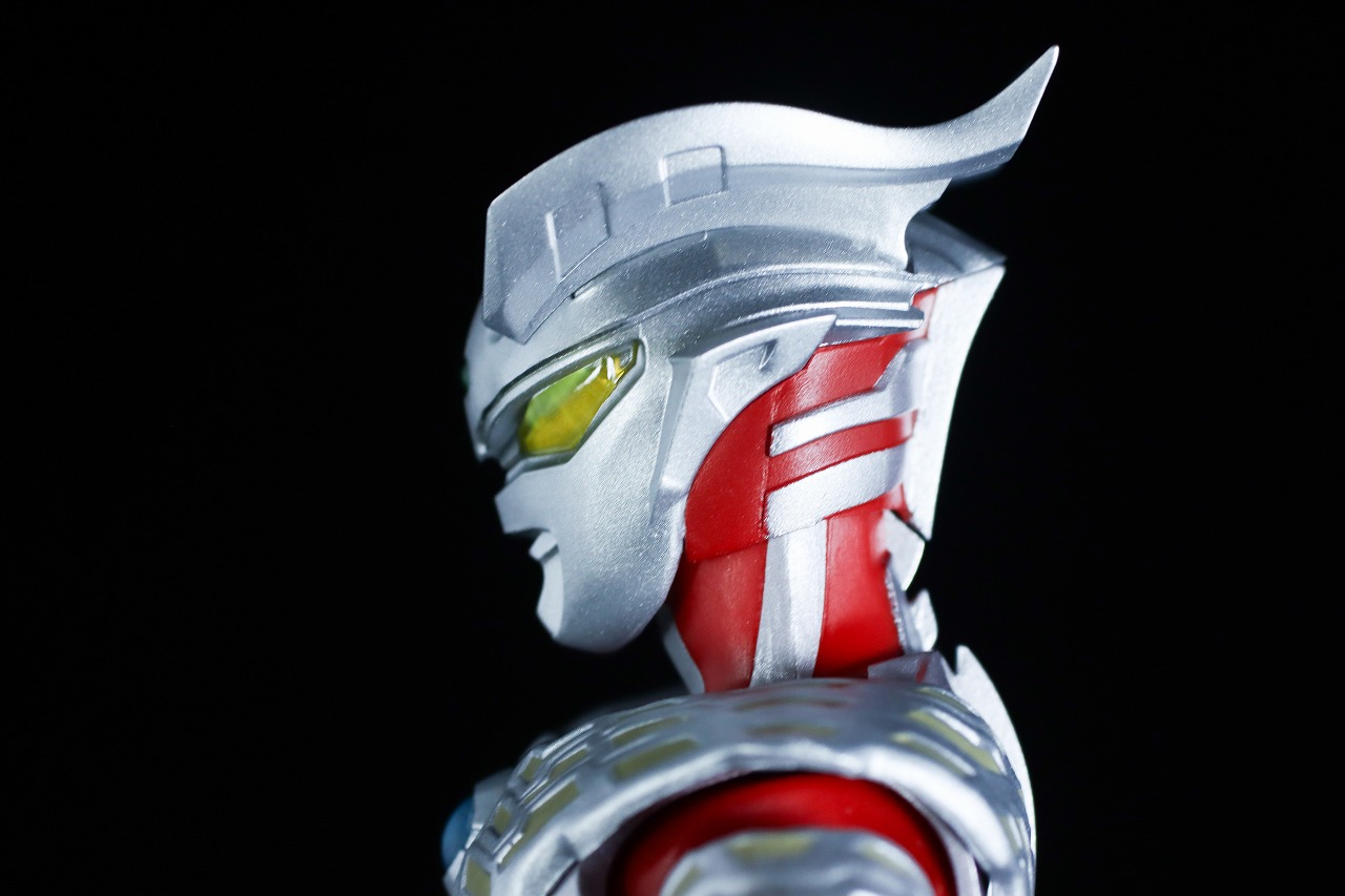 S.H.フィギュアーツ　ウルトラマンゼロ ワイルドバースト　レビュー　本体