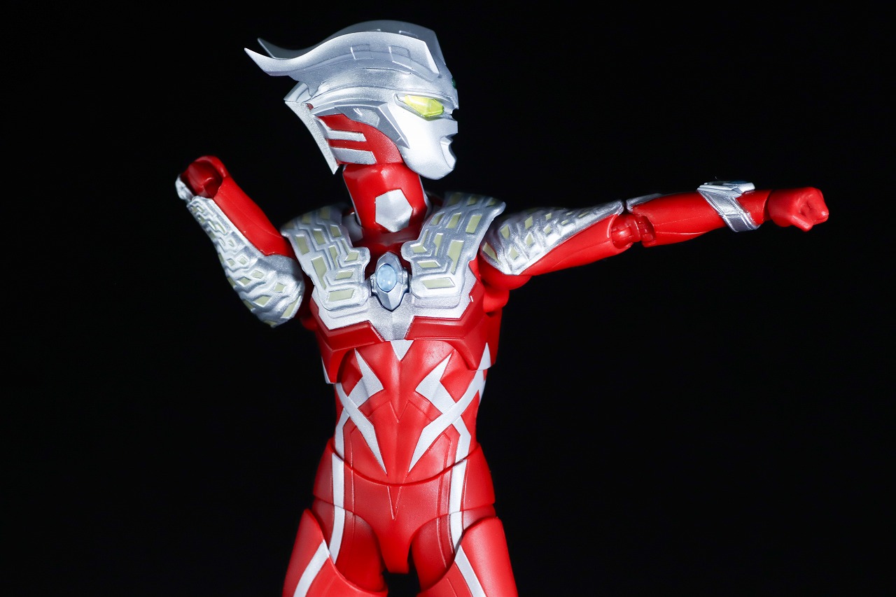 S.H.フィギュアーツ　ウルトラマンゼロ ワイルドバースト　レビュー　可動範囲