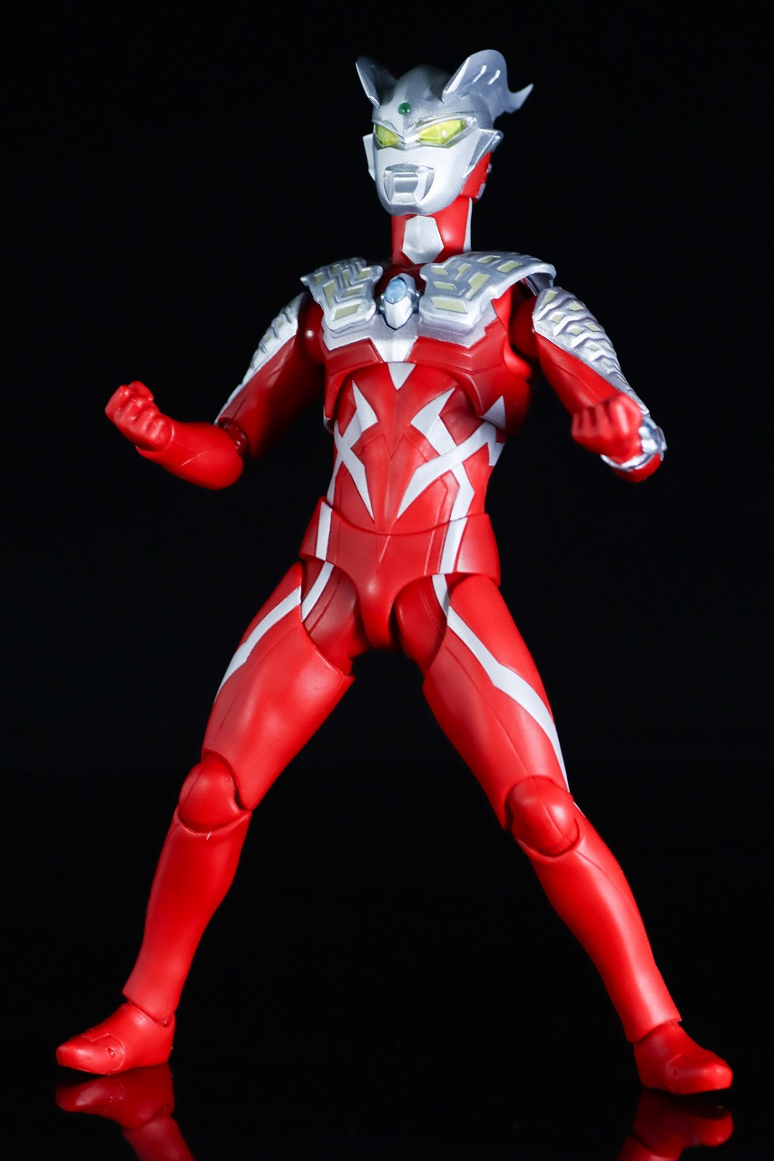 S.H.フィギュアーツ　ウルトラマンゼロ ワイルドバースト　レビュー　本体