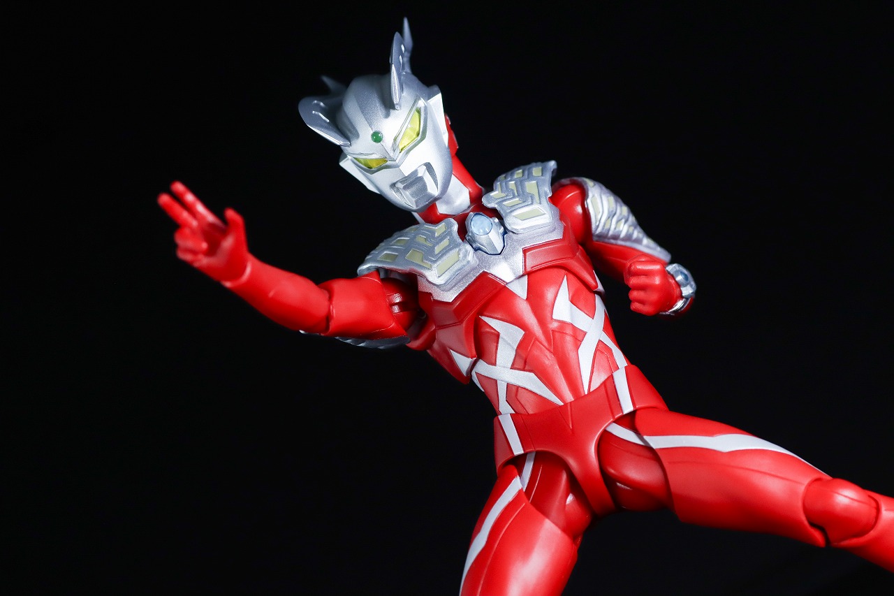 S.H.フィギュアーツ　ウルトラマンゼロ ワイルドバースト　レビュー　アクション