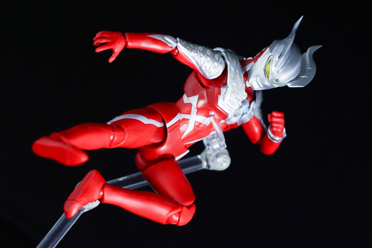 S.H.フィギュアーツ　ウルトラマンゼロ ワイルドバースト　レビュー　アクション