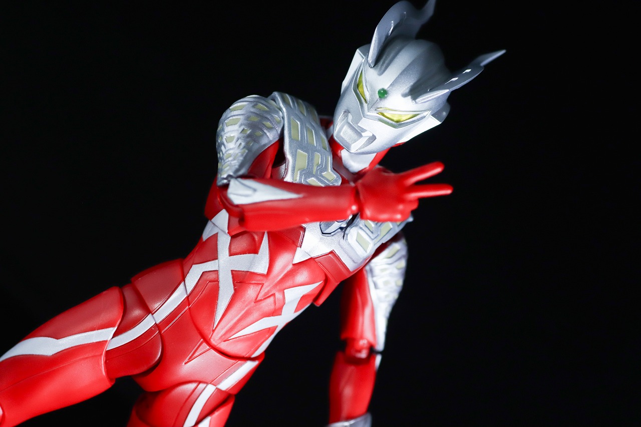 S.H.フィギュアーツ　ウルトラマンゼロ ワイルドバースト　レビュー　アクション