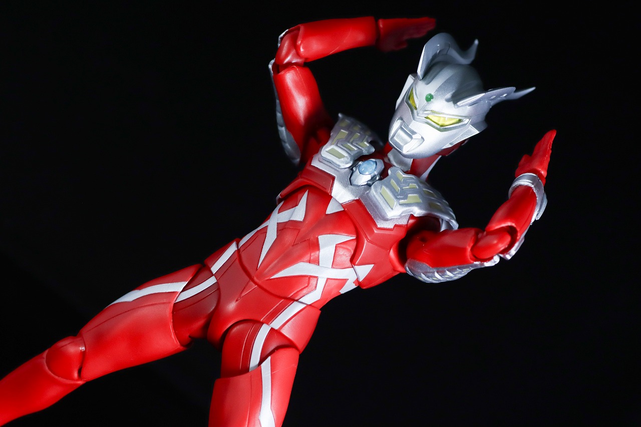S.H.フィギュアーツ　ウルトラマンゼロ ワイルドバースト　レビュー　アクション