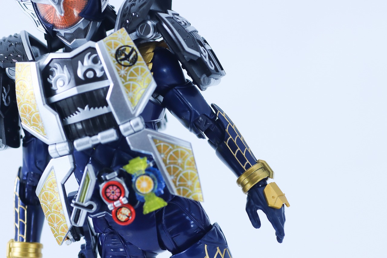 S.H.フィギュアーツ 真骨彫製法　仮面ライダー鎧武 ジンバーレモンアームズ　レビュー　本体