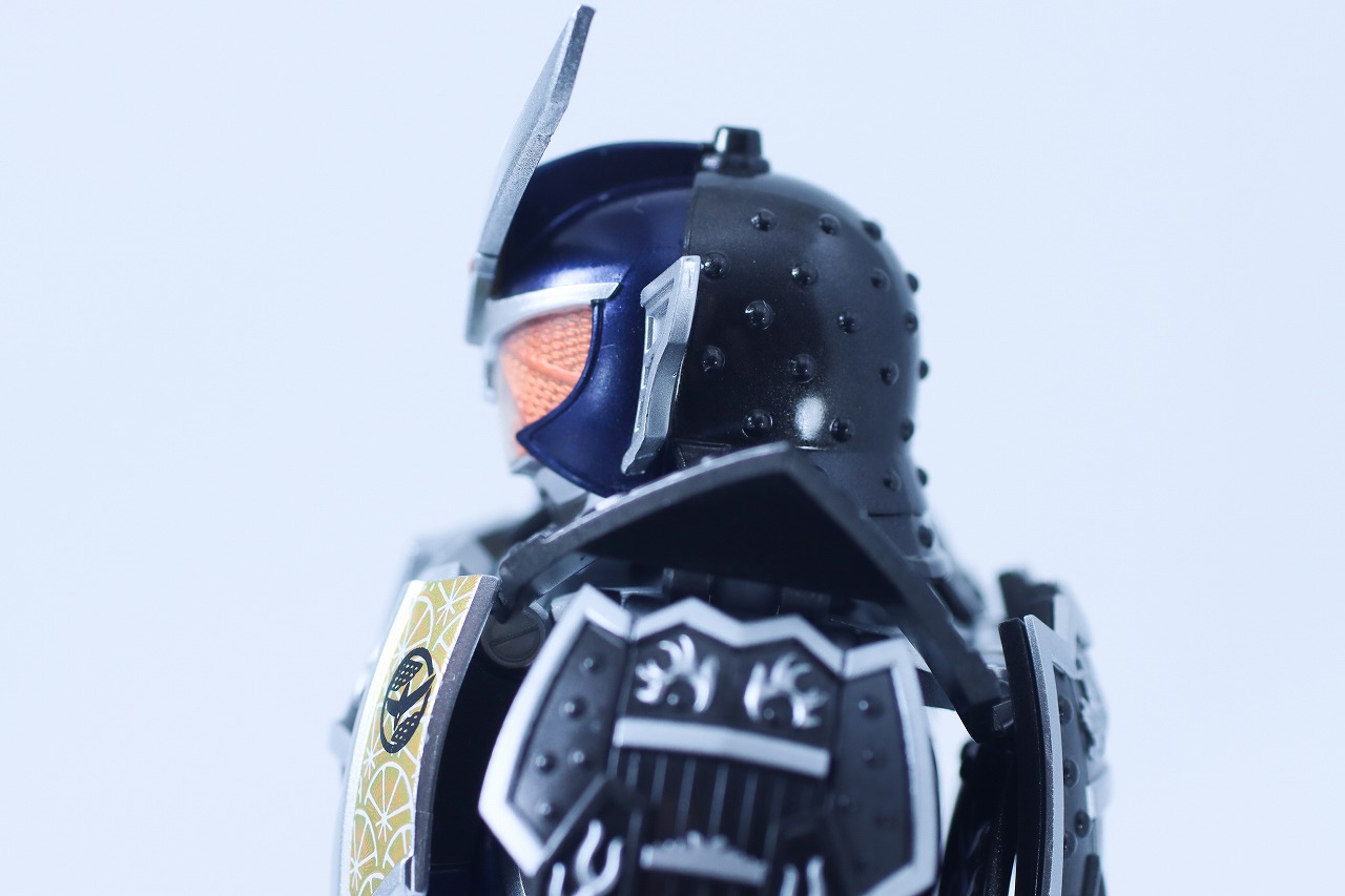 S.H.フィギュアーツ 真骨彫製法　仮面ライダー鎧武 ジンバーレモンアームズ　レビュー　本体