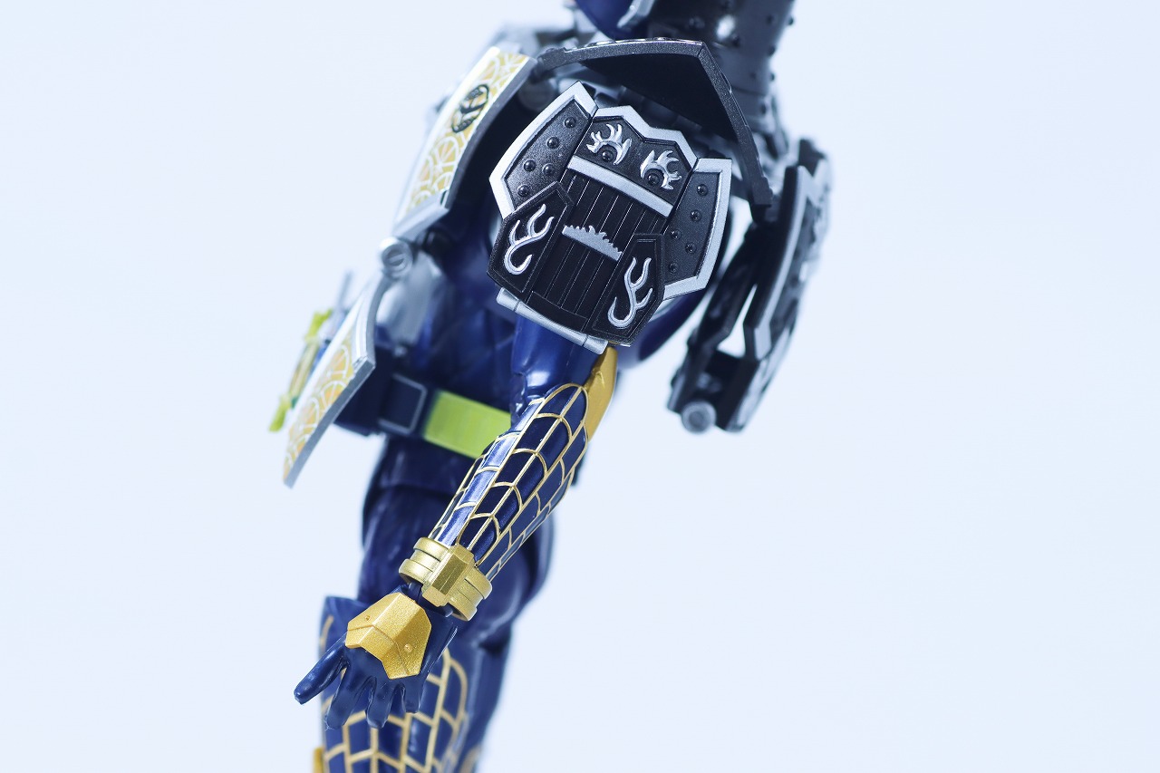 S.H.フィギュアーツ 真骨彫製法　仮面ライダー鎧武 ジンバーレモンアームズ　レビュー　本体