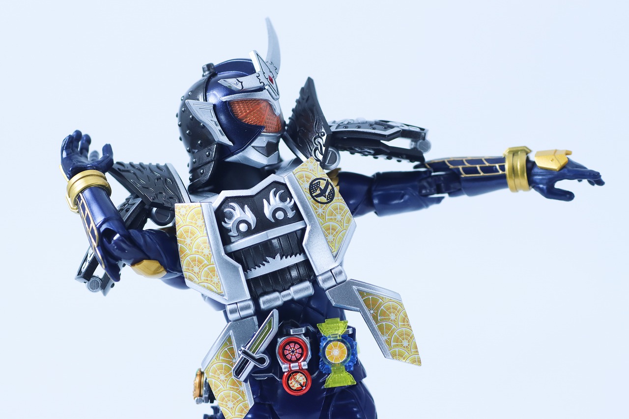 S.H.フィギュアーツ 真骨彫製法　仮面ライダー鎧武 ジンバーレモンアームズ　レビュー　可動範囲