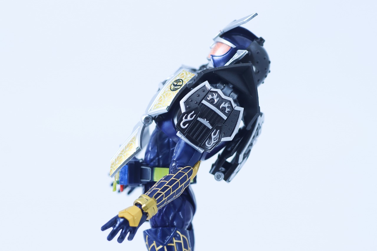 S.H.フィギュアーツ 真骨彫製法　仮面ライダー鎧武 ジンバーレモンアームズ　レビュー　可動範囲