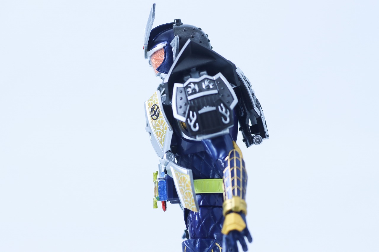 S.H.フィギュアーツ 真骨彫製法　仮面ライダー鎧武 ジンバーレモンアームズ　レビュー　可動範囲