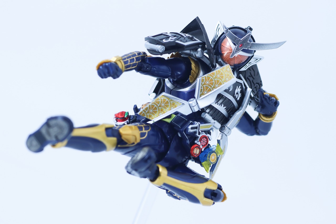 S.H.フィギュアーツ 真骨彫製法　仮面ライダー鎧武 ジンバーレモンアームズ　レビュー　アクション