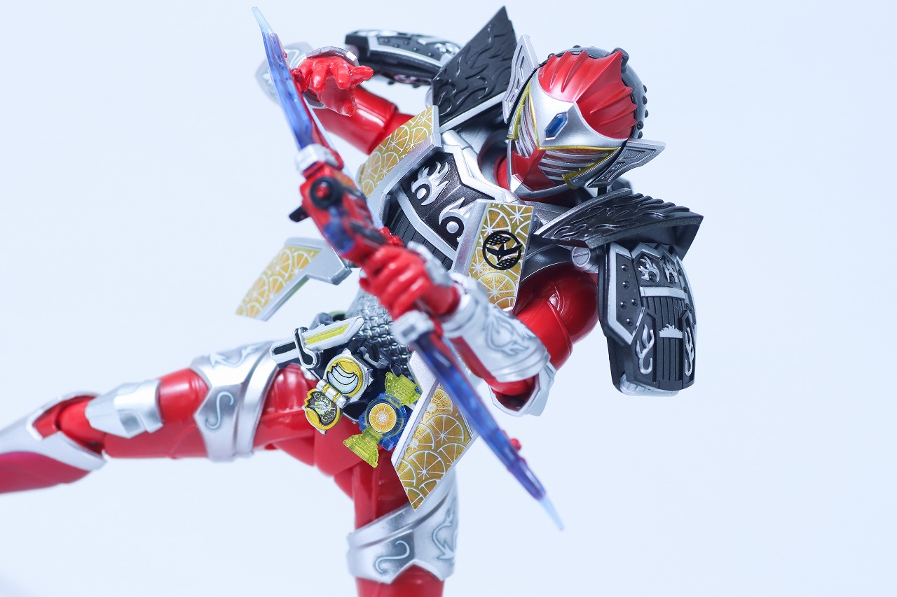 S.H.フィギュアーツ 真骨彫製法　仮面ライダー鎧武 ジンバーレモンアームズ　レビュー　アクション　仮面ライダーバロン