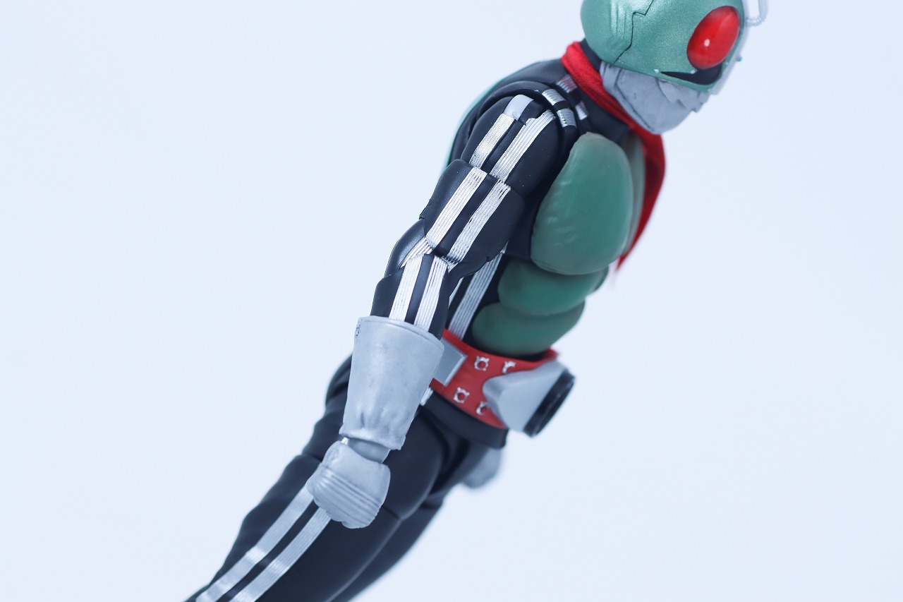 S.H.フィギュアーツ 真骨彫製法 仮面ライダー新1号 栄光の昭和ライダーエディション レビュー 本体