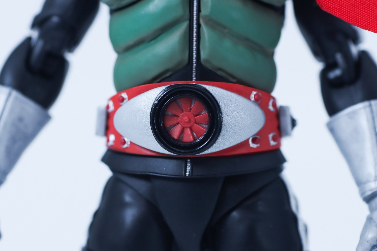 S.H.フィギュアーツ 真骨彫製法 仮面ライダー新1号 栄光の昭和ライダーエディション レビュー 本体