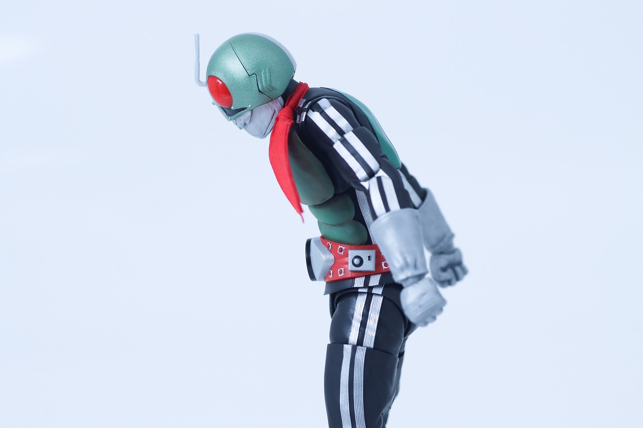 S.H.フィギュアーツ 真骨彫製法 仮面ライダー新1号 栄光の昭和ライダーエディション レビュー 可動範囲