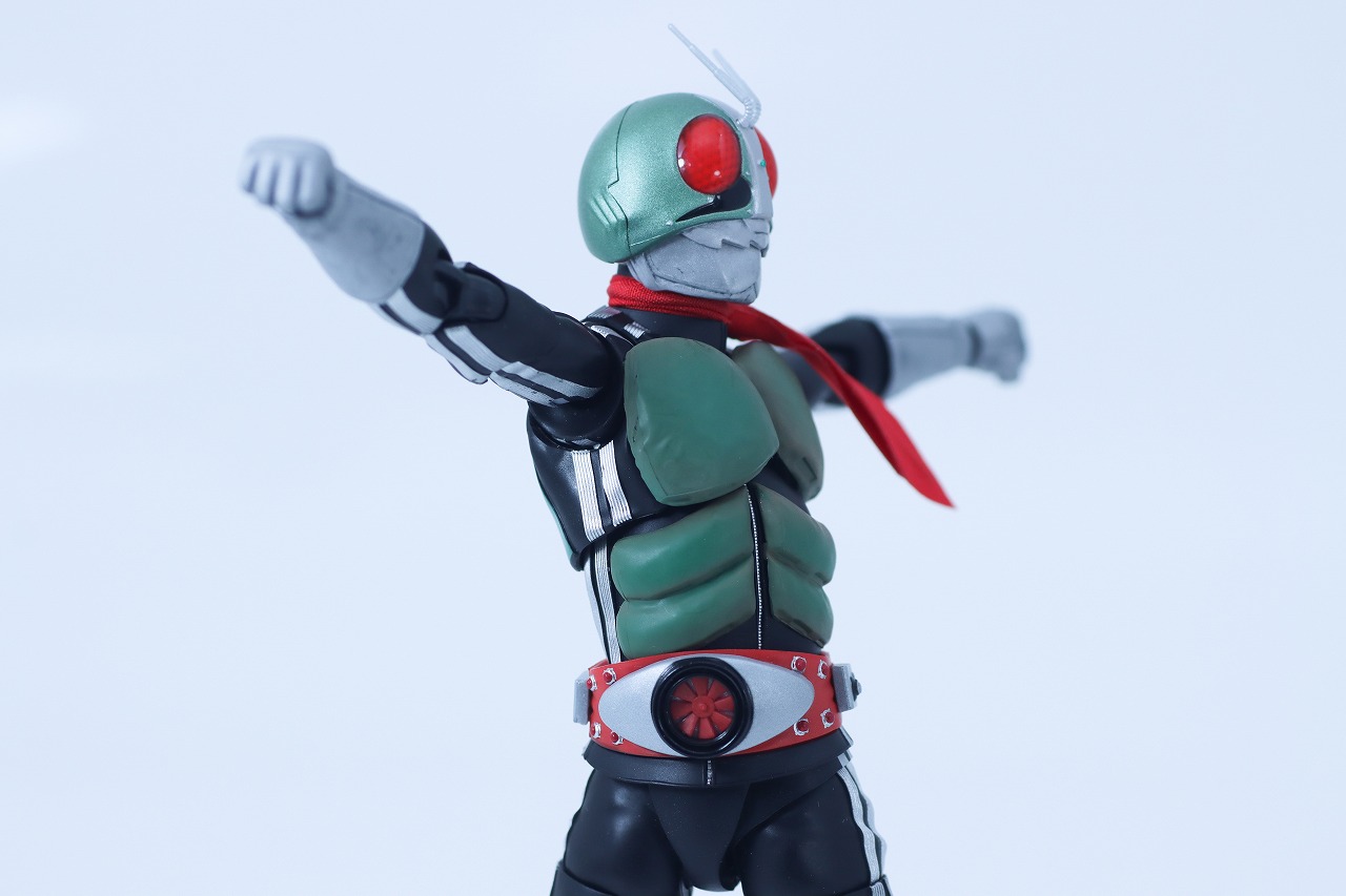S.H.フィギュアーツ 真骨彫製法 仮面ライダー新1号 栄光の昭和ライダーエディション レビュー 可動範囲