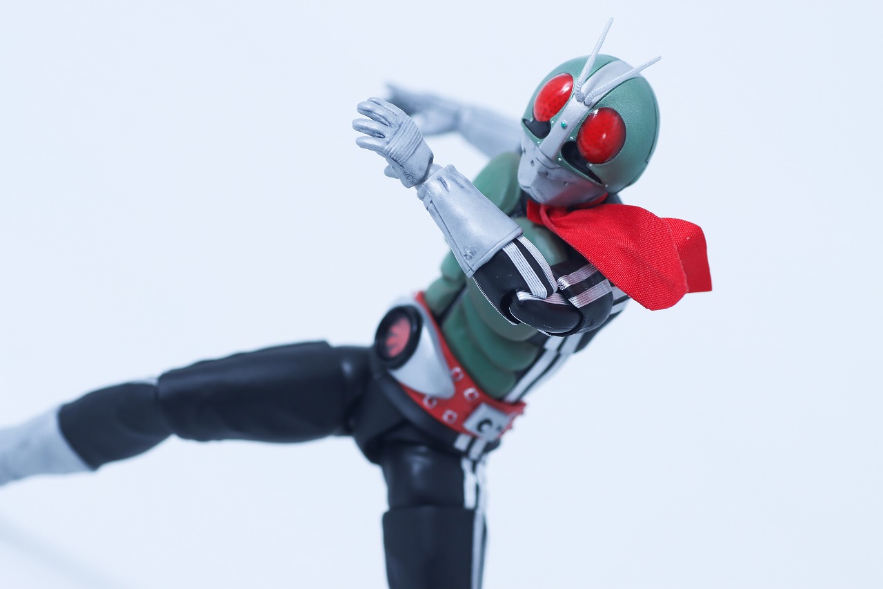 S.H.フィギュアーツ 真骨彫製法 仮面ライダー新1号 栄光の昭和ライダーエディション レビュー アクション