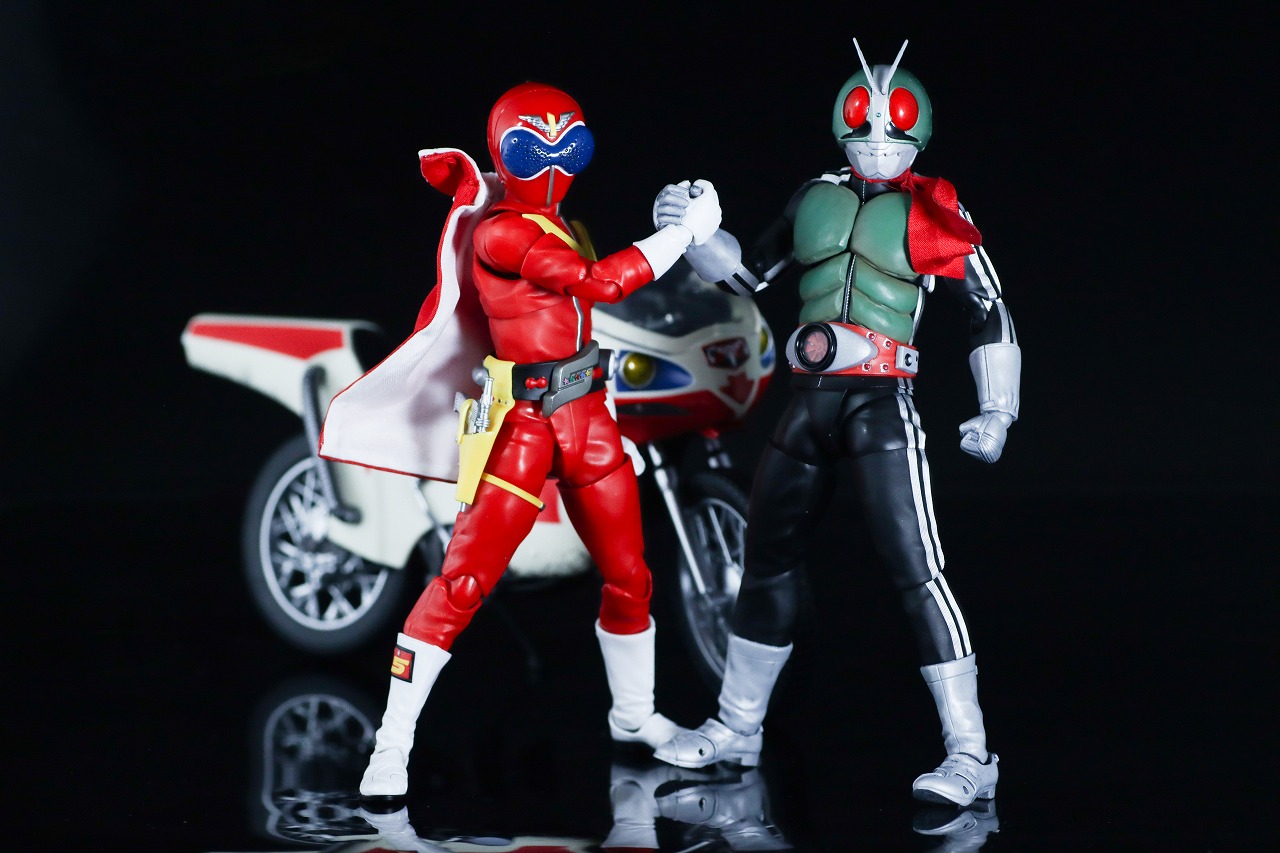 S.H.フィギュアーツ 真骨彫製法　アカレンジャー 50th Anniversary ver.　レビュー　アクション　仮面ライダー新1号　栄光の昭和ライダーエディション