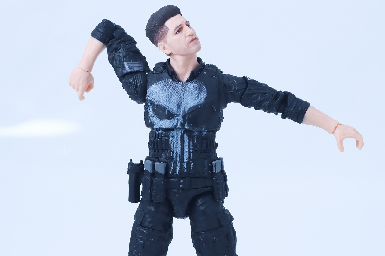 マーベルレジェンド　パニッシャー（デアデビル：ボーン・アゲイン）　レビュー　可動範囲