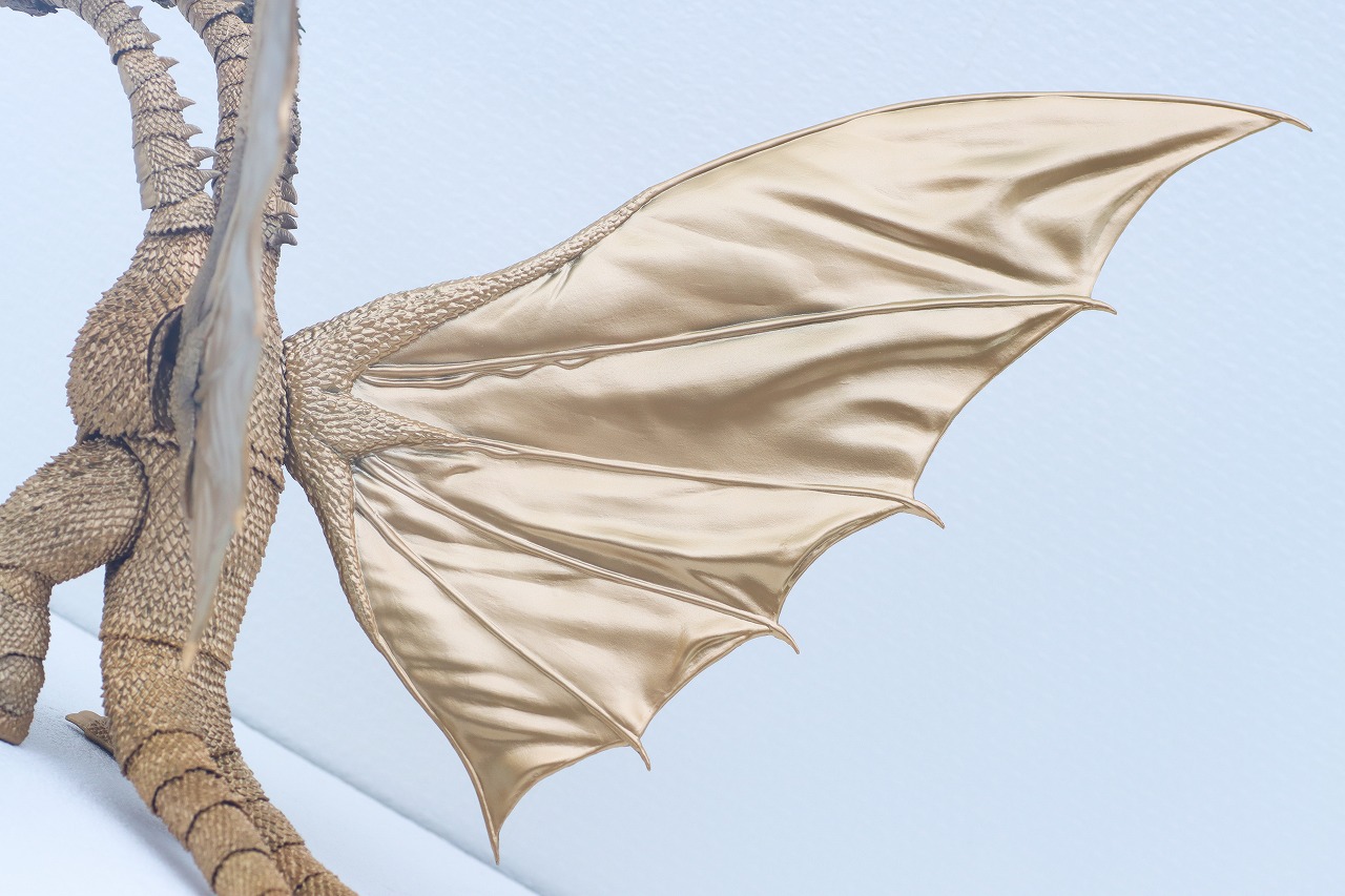 S.H.モンスターアーツ　キングギドラ（1972）　レビュー　本体