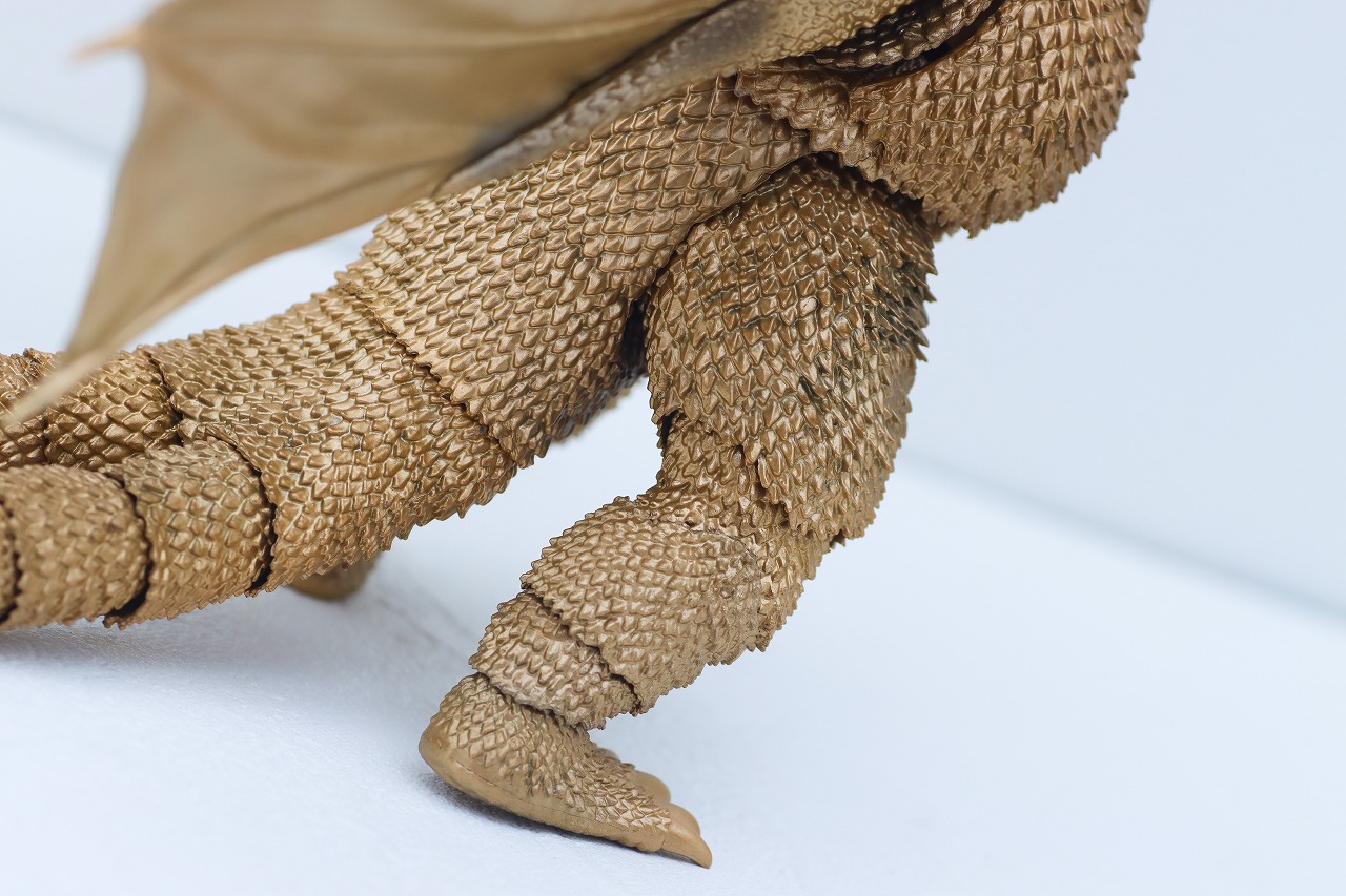 S.H.モンスターアーツ　キングギドラ（1972）　レビュー　本体